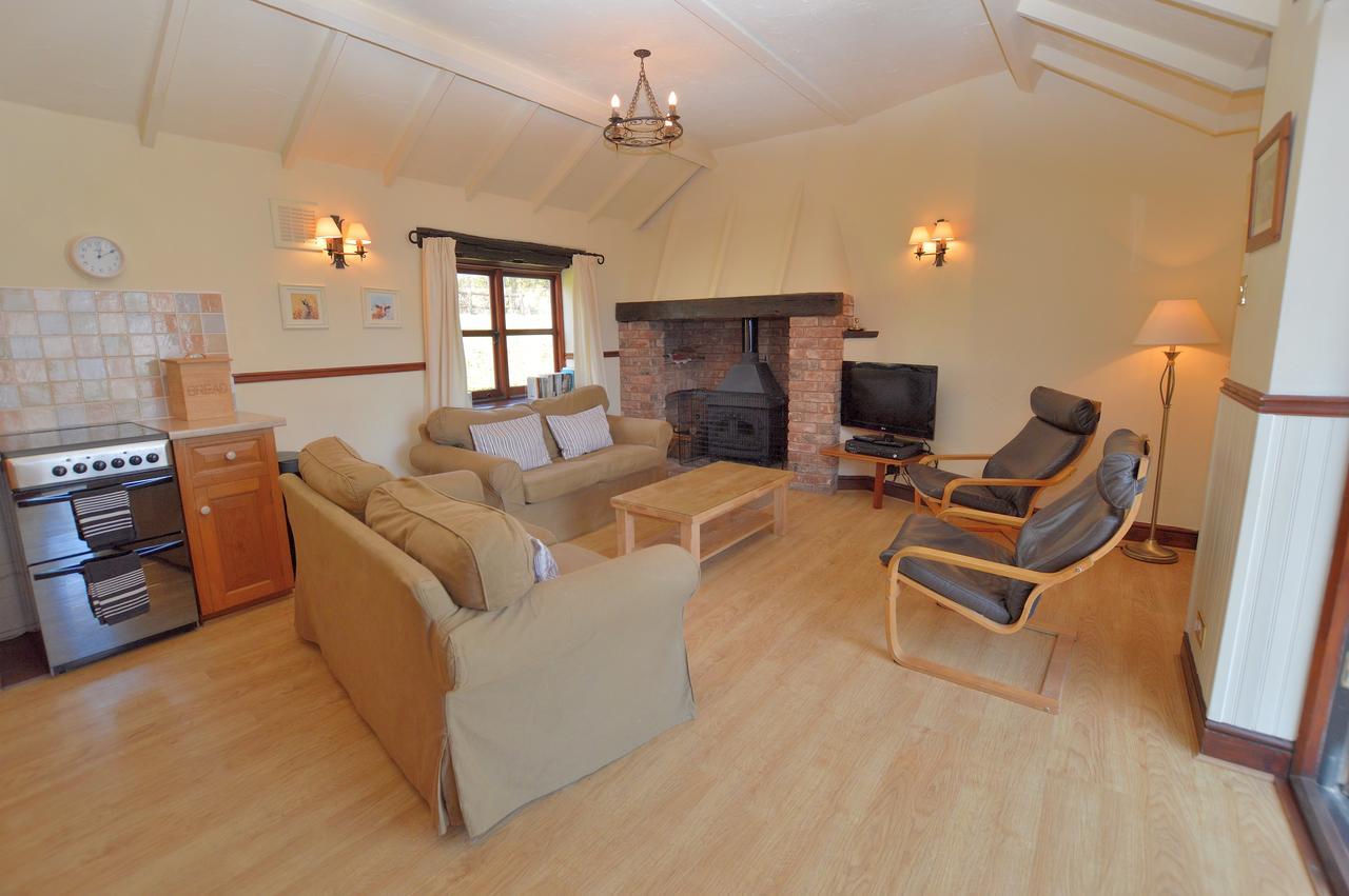 Three Gates Farm Holiday Cottages Huntsham エクステリア 写真