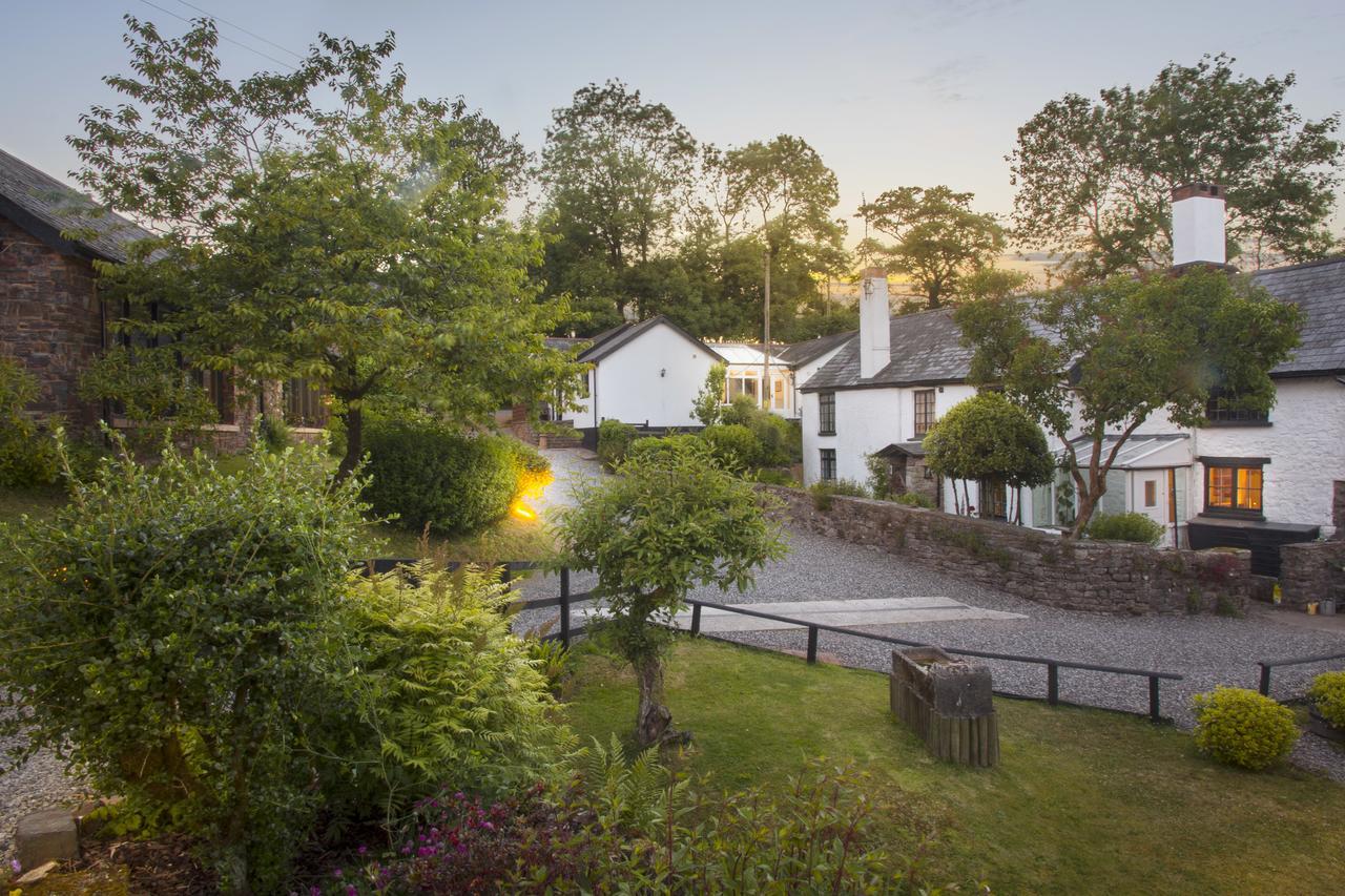 Three Gates Farm Holiday Cottages Huntsham エクステリア 写真