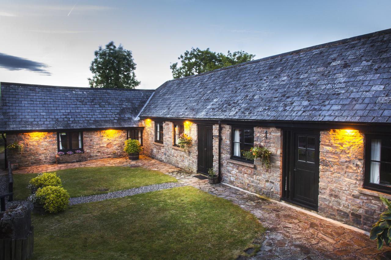 Three Gates Farm Holiday Cottages Huntsham エクステリア 写真