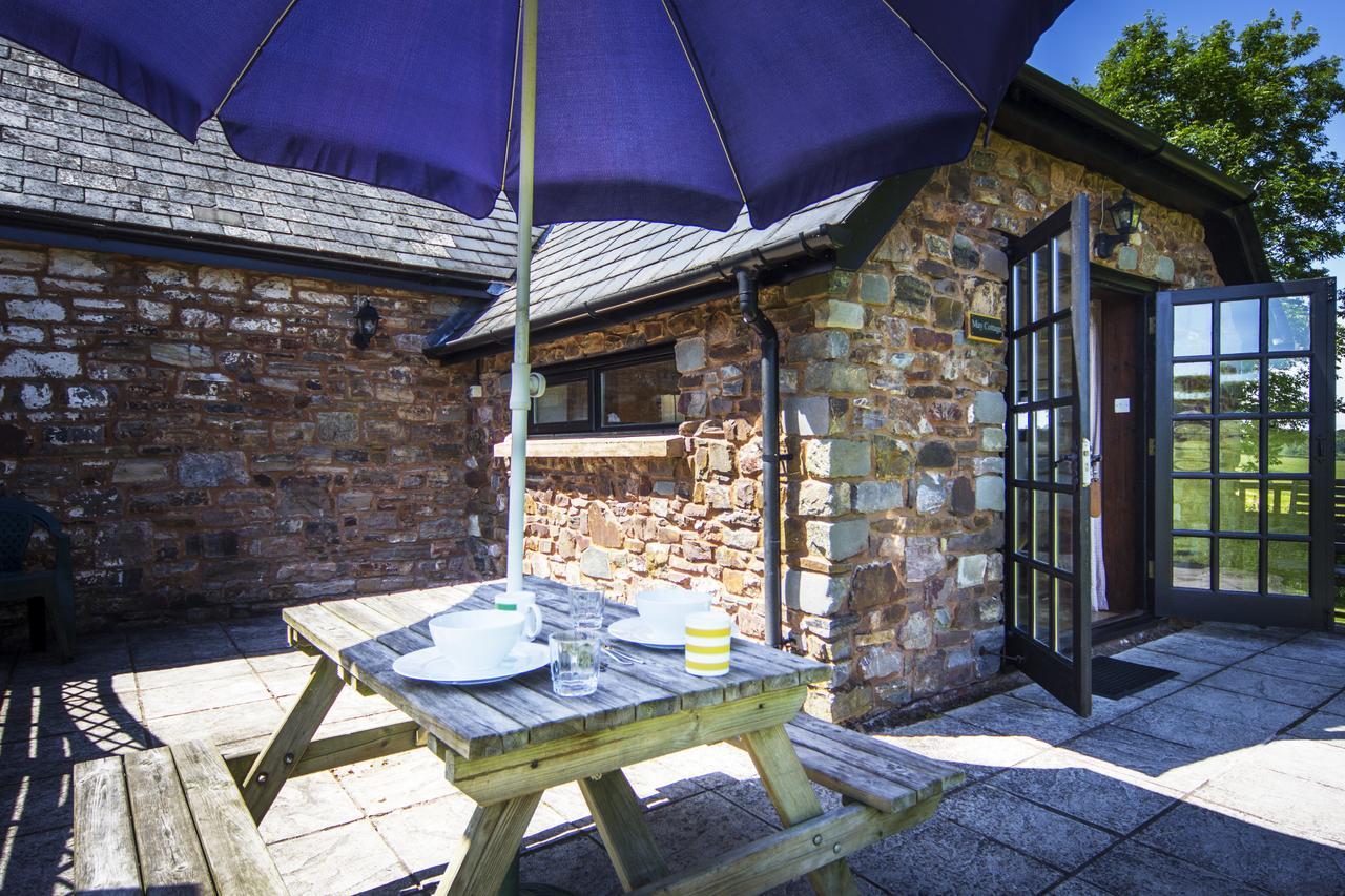 Three Gates Farm Holiday Cottages Huntsham エクステリア 写真