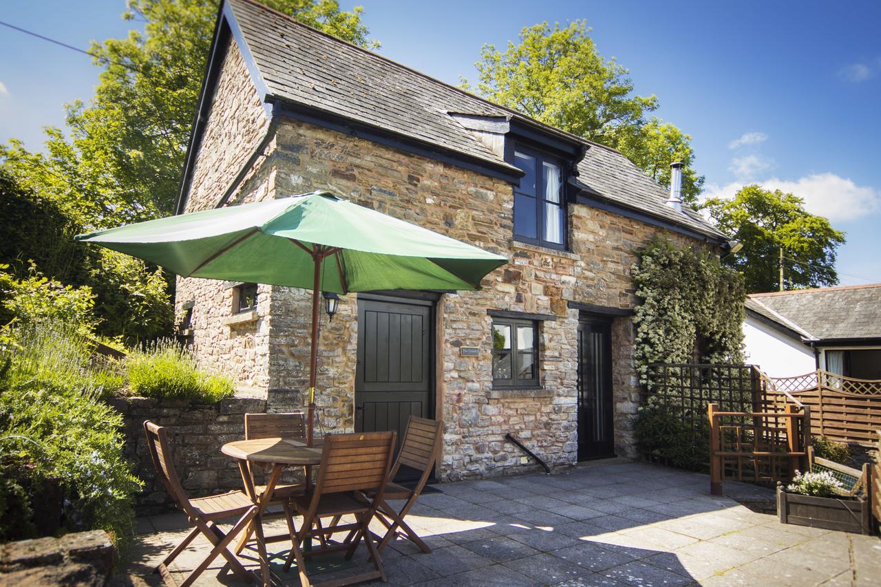Three Gates Farm Holiday Cottages Huntsham エクステリア 写真