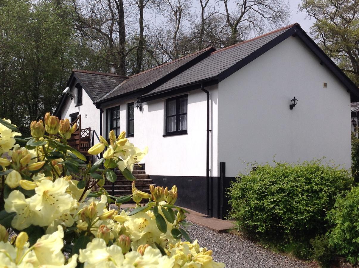 Three Gates Farm Holiday Cottages Huntsham エクステリア 写真